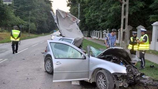 Gościeradów: Zderzenie golfa i cysterny. Zginął 21-latek