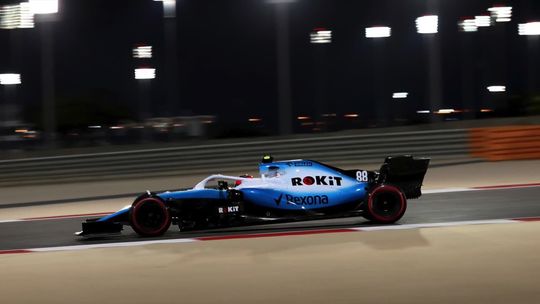 GP Bahrajnu: Hamilton najlepszy, Kubica znów ostatni