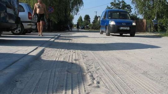 Grabniak: Kąpielisko nad jeziorem Rotcze tonie w kurzu 