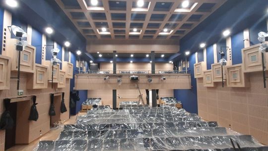 Granatowa rewolucja w Tarnogrodzie. Dom kultury po remoncie [zdjęcia]