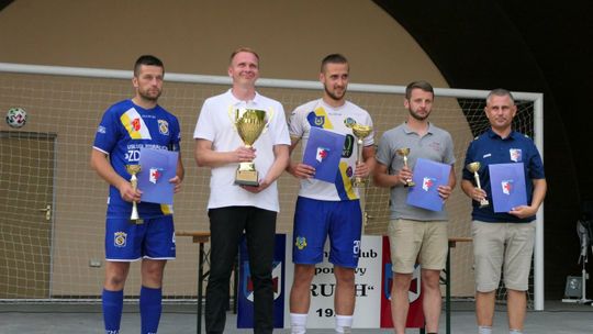 Granit Bychawa najlepszy w Izbicy, czterech ważnych piłkarzy odchodzi