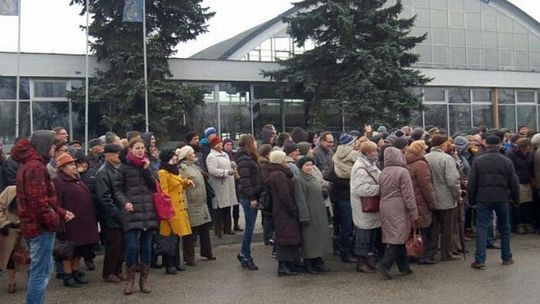 \"Gratuluję tym, którym udało się dostać na teren lotniska \"