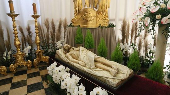 Groby Pańskie w lubelskich kościołach. Jednocześnie modlić przy nich może się tylko pięć osób