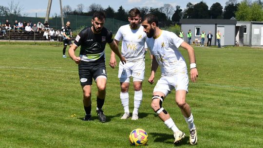 Grom Różaniec wygrywa w hicie kolejki i wskakuje na drugie miejsce w tabeli