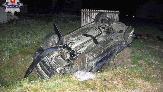 Gromada. Pijany kierowca skończył podróż w rowie