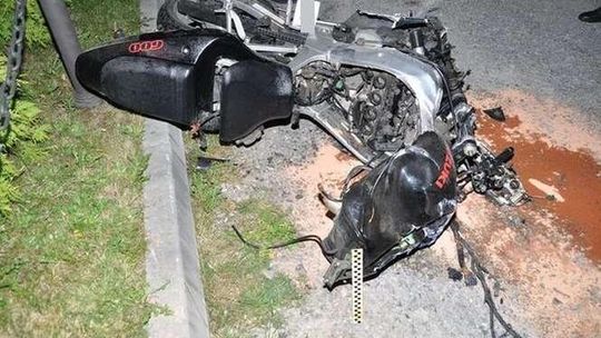 Gromada: Zderzenie samochodu z motocyklem. Nie żyje 22-latek i 24-latek