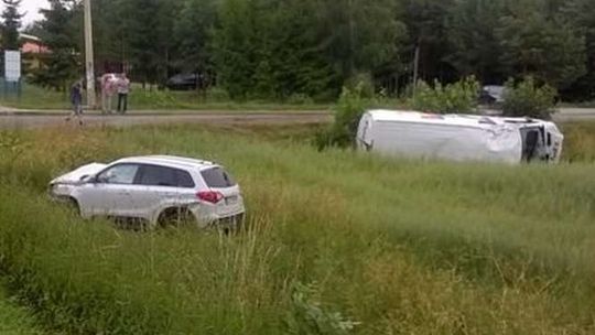 Groźny wypadek. Bus nie zatrzymał się przed znakiem "stop"