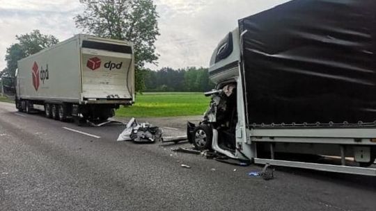 Groźny wypadek na DK nr 12. Trzy osoby w szpitalu