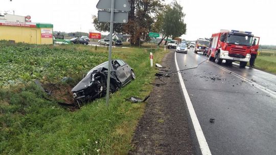 Groźny wypadek na drodze Lublin - Łęczna. Trzy osoby w szpitalu 