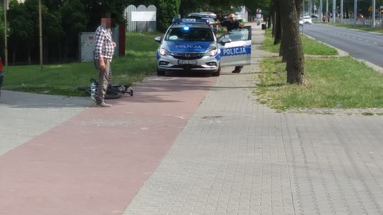 Groźny wypadek na ul. Choiny. Samochód potrącił rowerzystę na ścieżce [zdjęcia]
