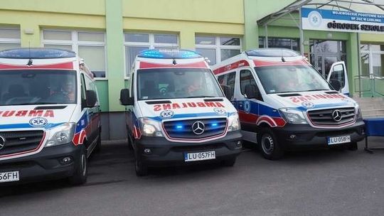Groźny wypadek rowerzystów. Chciał usunąć gałęzie z koła