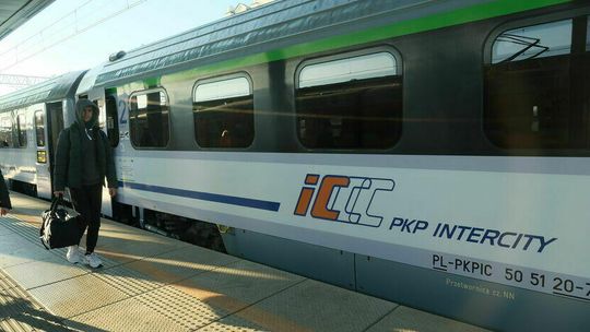 Grupy jadą pociągiem taniej. Nowa oferta PKP Intercity