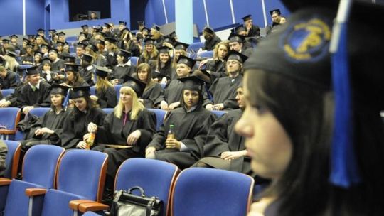 Gwarancje pracy dla młodych - etat w cztery miesiące po studiach 