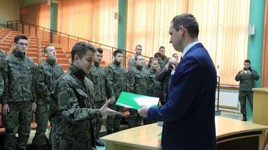 Gwiazdka pierwszego stopnia dla mundurówki AWF