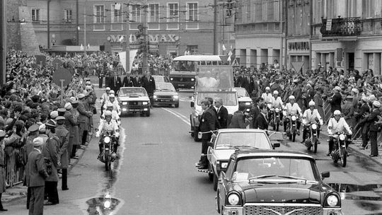 "Habemus papam!" 46 lat temu Karol Wojtyła został papieżem