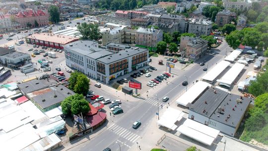 Hala Nova, Bazar i targ przy Ruskiej na razie nie znikną z Podzamcza