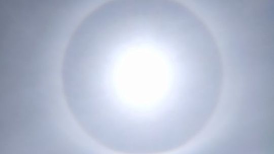 Halo w Lublinie. Ciekawe zjawisko optyczno- meteorologiczne widoczne w mieście