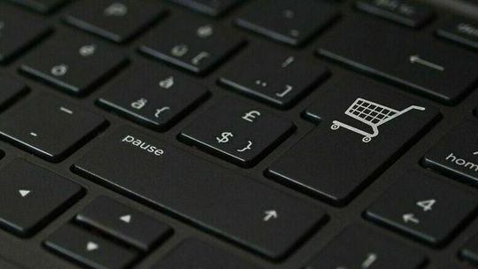 Handel kryptowalutami nie poszedł po myśli. Kobieta straciła ponad 19 tys. zł