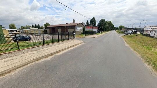 Handel prawie na jezdni. "To jest parodia, a nie targ"