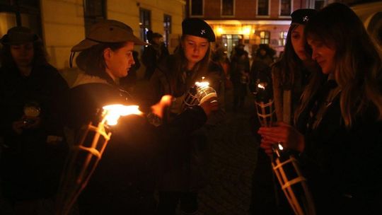 Harcerze przywieźli do Lublina Betlejemskie Światełko Pokoju [zdjęcia]