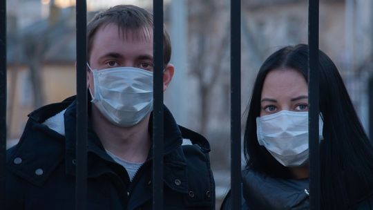 Helikopter z maseczkami ochronnymi dla mieszkańców dzisiaj przyleci do Międzyrzeca Podlaskiego