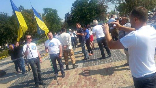 "Help Ukraine - save Europe. Zdjęcia ofiar na pl. Litewskim