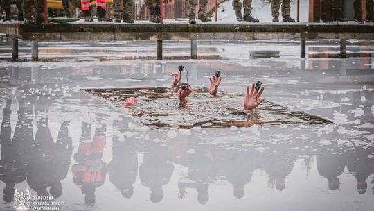 Hipotermia, lodowata woda i 30 km marszu w przemoczonych butach