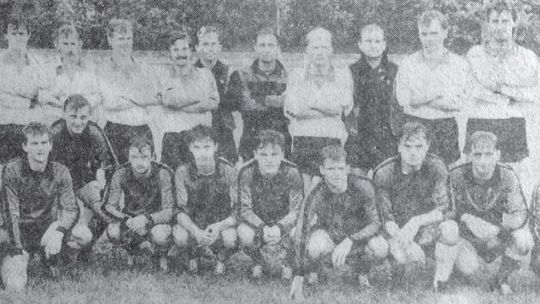 Historia piłki nożnej. Jednym spadek, drugim awans