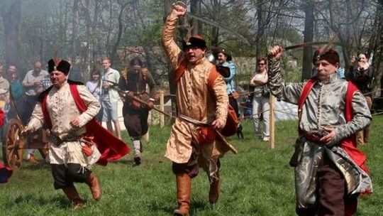 Historyczna Majówka w Zawieprzycach (zdjęcia)