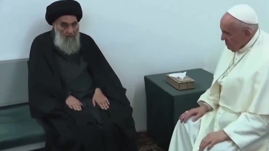 Historyczne spotkanie Franciszka. Papież spotkał się z najwyższym szyickim duchownym Iraku