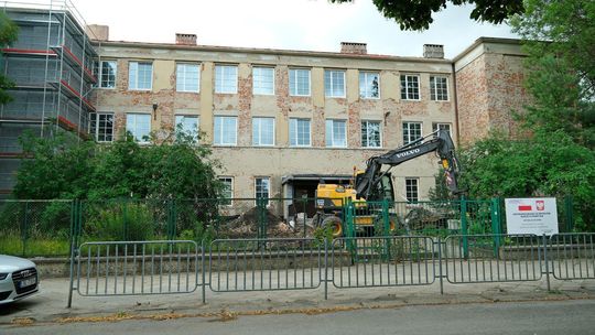 Historyczny budynek przy Bronowickiej przechodzi metamorfozę. Powstaje nowa siedziba Centrum Interwencji Kryzysowej