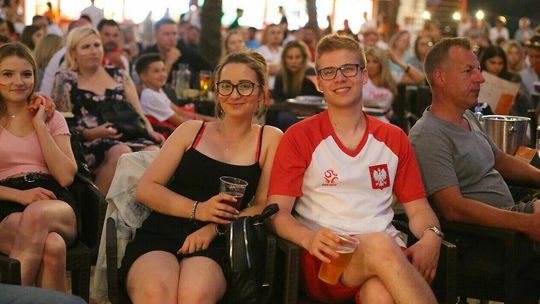 Hiszpania - Polska. Strefa kibica nad Zalewem Zemborzyckim [zdjęcia]