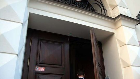 Hojne nagrody dla urzędników. Kto dostał najwięcej u marszałka, prezydenta i wojewody