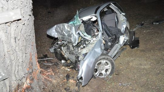 Hola: Śmiertelny wypadek na DK2. Subaru wypadło z trasy