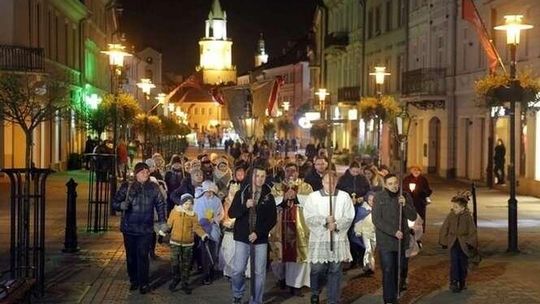 Holy Wins zamiast Halloween. Parada Wszystkich Świętych w Lublinie [zdjęcia]