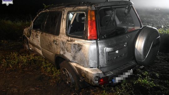 Honda dachowała na polu. 43-latek nie żyje