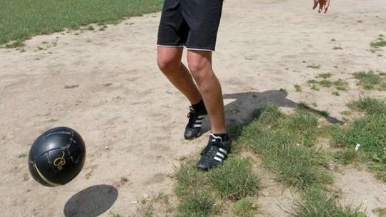 Horodło. Rodzice wysyłają dzieci na boisko