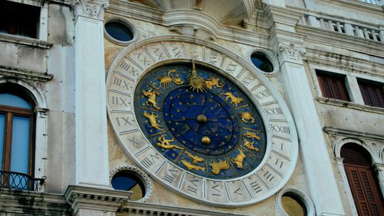Zegar zodiakalny w Wenecji na placu Świętego Marka
