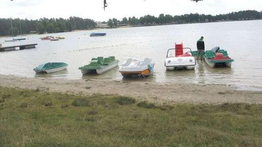 Hotelarze nie chcą motorówek nad jez. Białym. Motorowodniacy odpowiadają