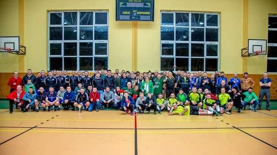 Hrubieszów. Gol za golem, grosz do grosza. Piłkarze grali dla Iwony