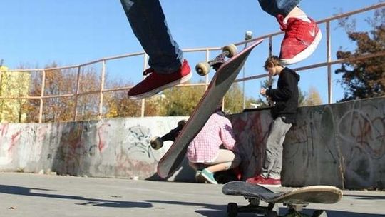 Hrubieszów inwestuje w sport: nowe boiska i bieżnia oraz skatepark i ścianka wspinaczkowa