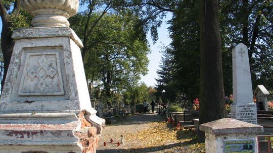 Hrubieszów: Pijany 33-latek niszczył nagrobki na cmentarzu