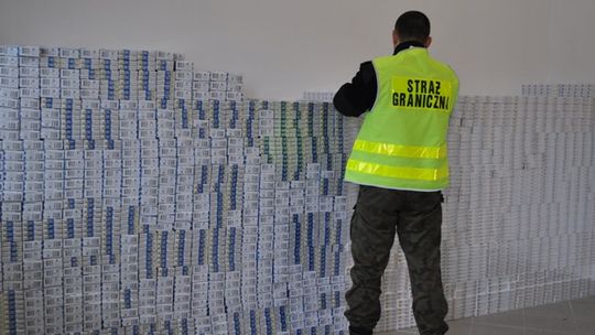 Hrubieszów: Przemytnicy ukryli papierosy pod rudą żelaza