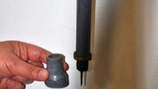 Hrubieszów: Z zemsty przebijał opony szpikulcem w lasce