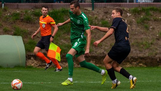 Hummel IV liga: Jakub Pryliński i Michał Zuber w klasyfikacji strzelców gonią Mariusza Chmielewskiego