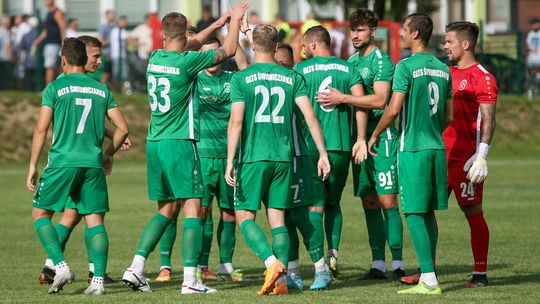 Hummel IV liga: Świdniczanka ciągle z kompletem, pierwsza wygrana Górnika II Łęczna