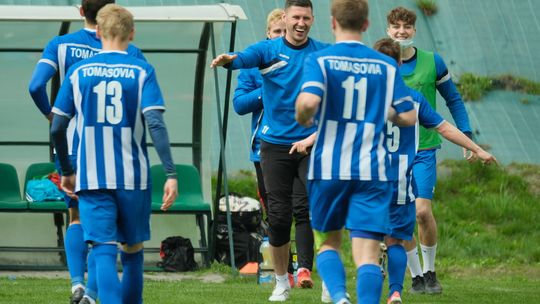 Huragan Międzyrzec Podlaski – Tomasovia 1:6. Rozbili wicelidera i są punkt od awansu