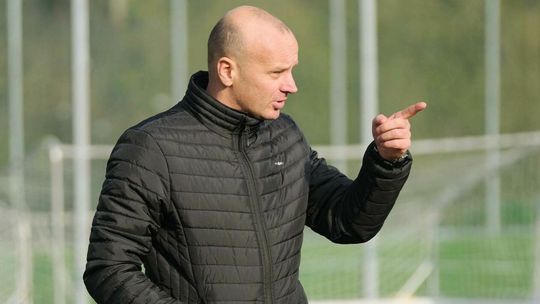 Huragan przegrywał z Powiślakiem, ale wygrał 5:1. Pozostałe wyniki Hummel IV ligi