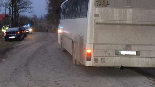 Huta: Omijał autobus, uderzył w 10-latka