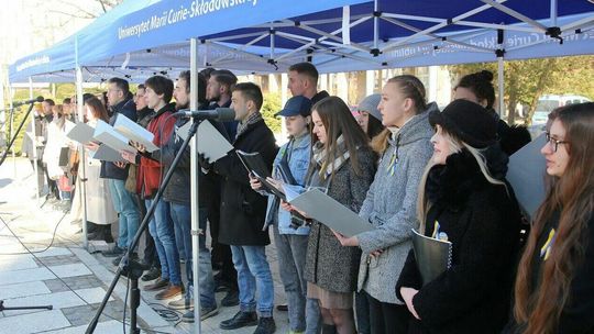 Hymn Ukrainy rozbrzmiał na placu przed UMCS